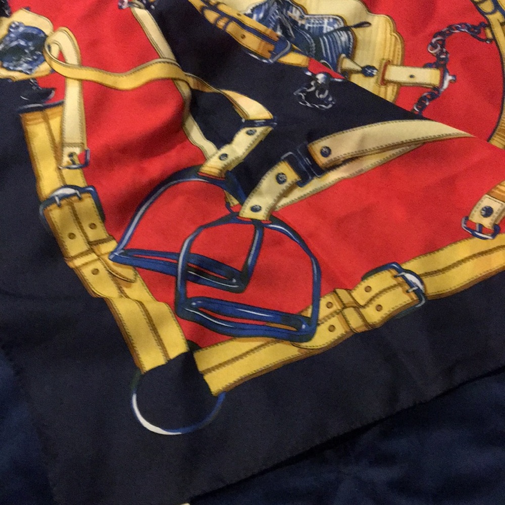 Beautiful Italian made equestrian motif scarf - Picture 4 of 6